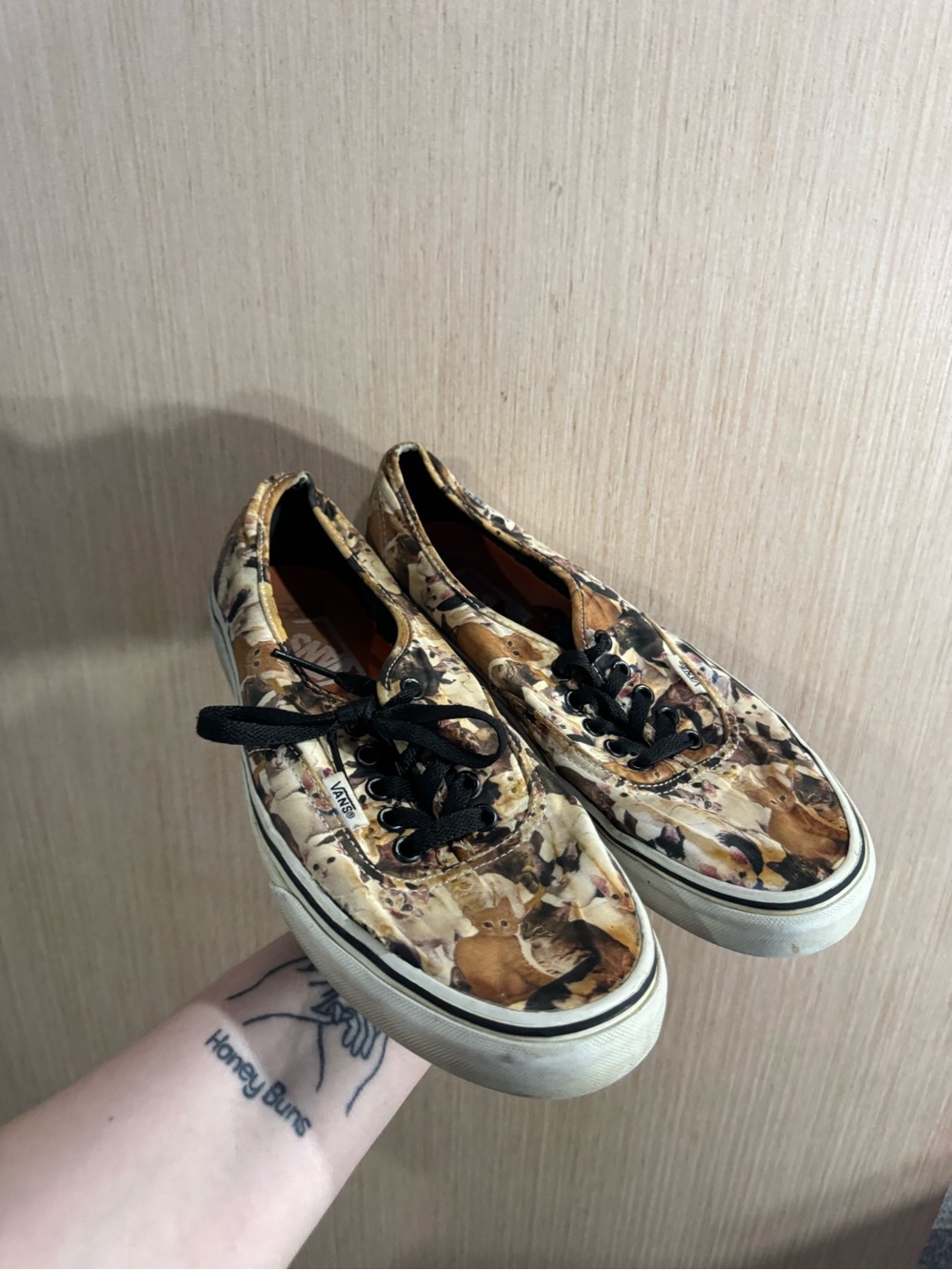 Women’s Vans Cat-Print Low-Top Sneakers in Multi Brown and Black Size 11 - Picture 2 of 8